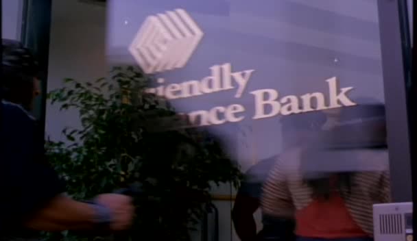 Dva barbaři Dva muži na hlídání (1994)