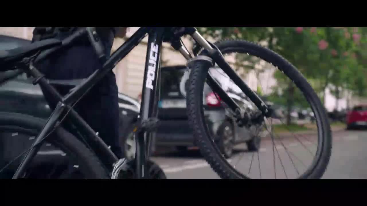 Elitní policajtka (Alice Pol,Dany Boon,Michel Blanc 2016 Komedie Akční Bdrip 1080p ) Cz dabing