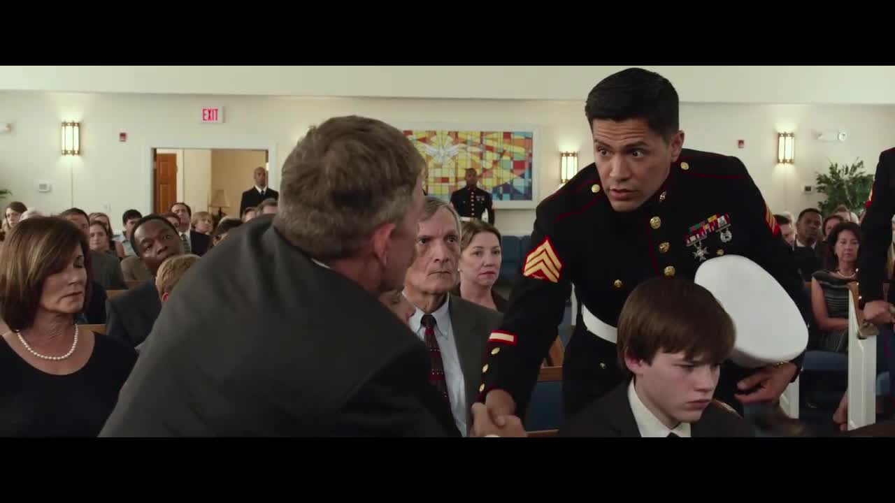 Hrdina Max Chlupatý bodyguard (Josh Wiggins,Thomas Haden Church,Luke Kleintank 2015 Dobrodružný Drama Rodinný) Sk dabing