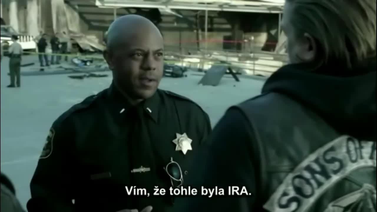 Zákon gangu (S06E06 epizóda) (Charlie Hunnam,Katey Sagal,Ron Perlman 2013 Drama Krimi Bdrip 1080p ) En dabing+cz titulky