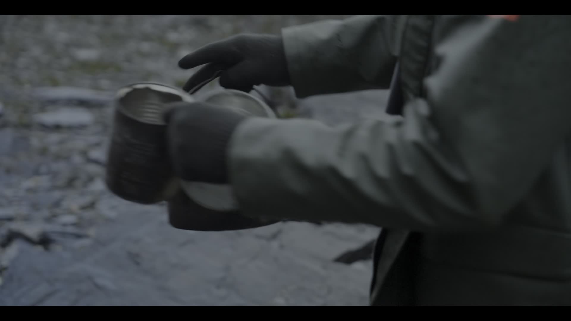 Outlast S02E02 Na obou stranách zálivu