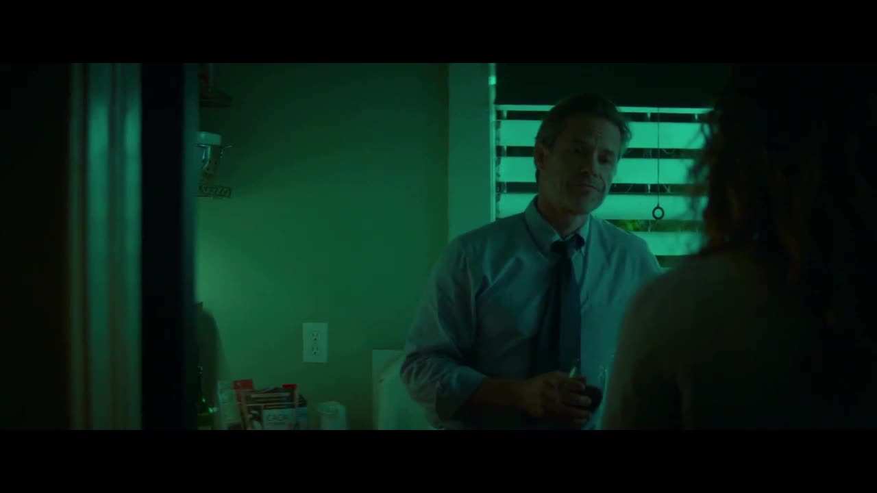 Podezřelý (Guy Pearce, Pierce Brosnan, Minnie Driver 2018 Thriller Bdrip 1080p ) Cz+Sk dabing+titulky