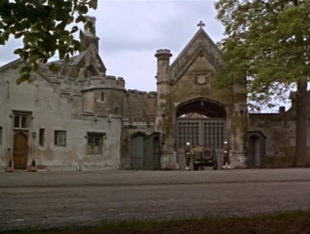 Tucet špinavců Druhá mise 2 (Lee Marvin,Ernest Borgnine,Ken Wahl 1985 Akční Válečný Drama Dvdrip 1080p ) Cz dabing